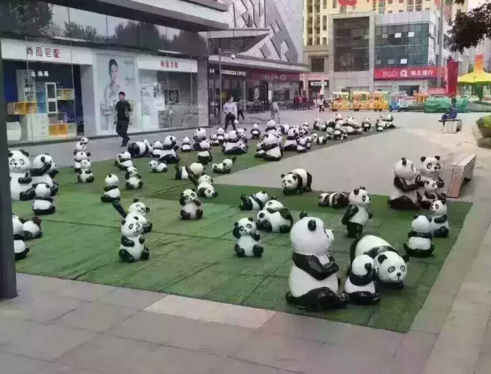 卡通动漫雕塑：大熊猫