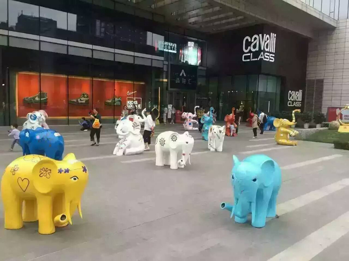 卡通动漫雕塑：彩绘大象